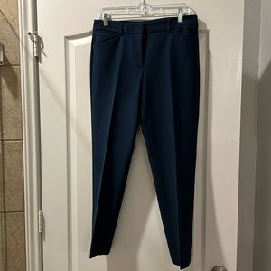 WHITE HOUSE BLACK MARKET size 6 slim ankle pant.